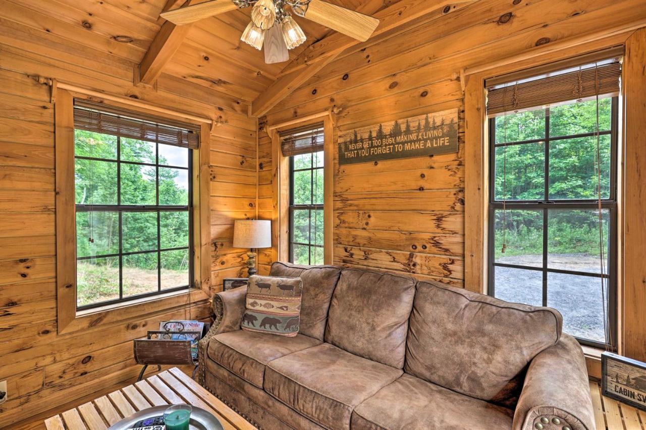 Quaint Log Cabin With Views Near West Jefferson Warrensville Exterior photo